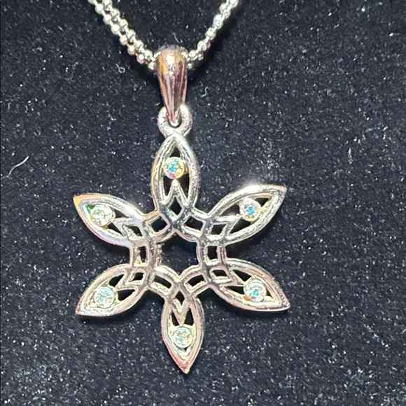 Cookie Lee Silver Floral Star Pendant Necklace - Picture 2 of 6